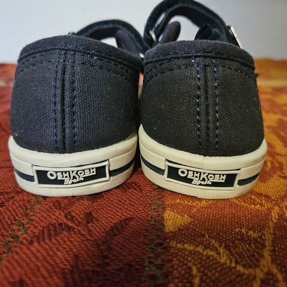 Oshkosh B'gosh Mary Jan's shoes/ Size 7/ Blue - Picture 2 of 5